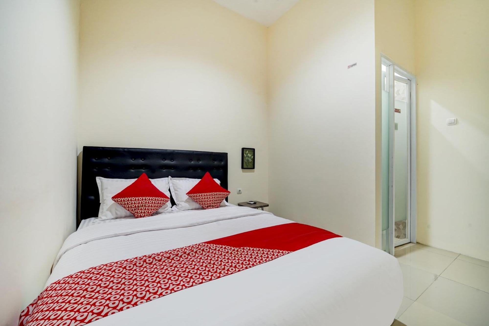 Super Oyo 90778 River Inn Malioboro Yogyakarta Exterior foto