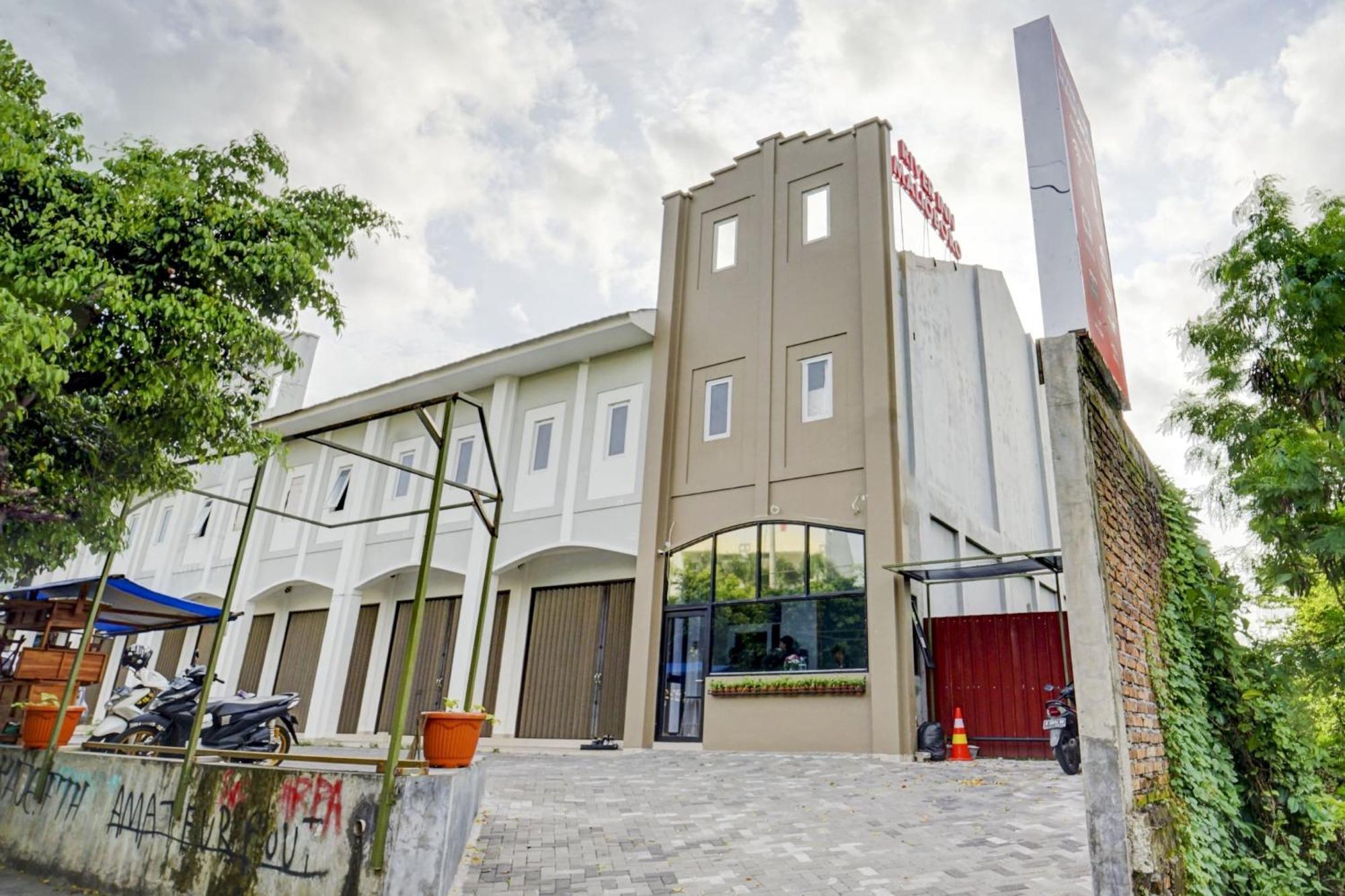Super Oyo 90778 River Inn Malioboro Yogyakarta Exterior foto